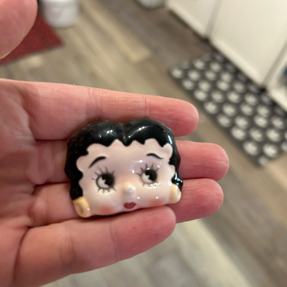 Betty Boop vintage magnet EUC